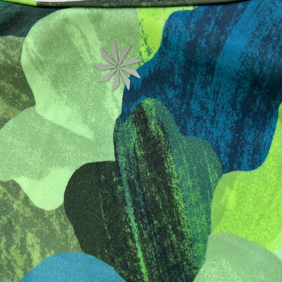 ATHLETA Point Break rash guard in Liana Floral Green S - Picture 8 of 8